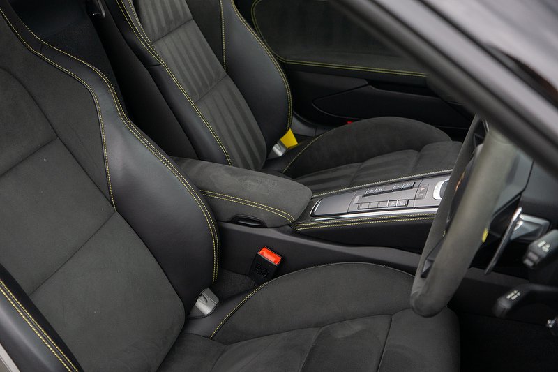 Porsche 718 Cayman GT4 - U1629