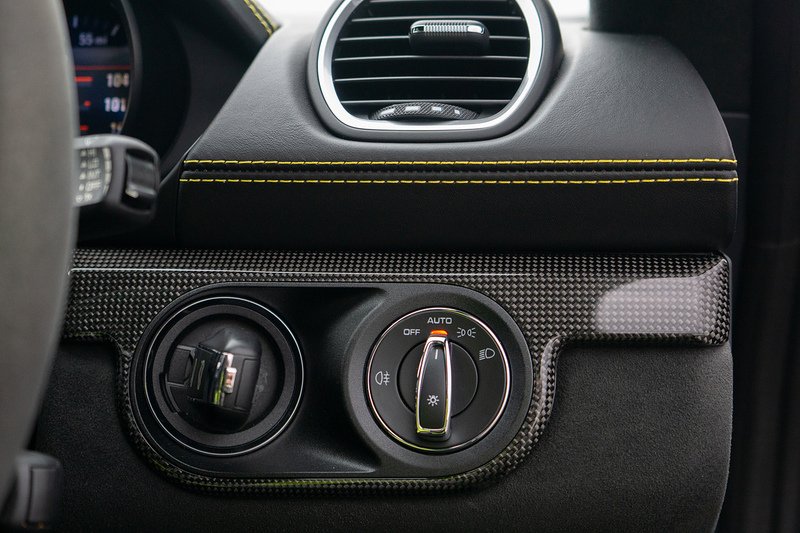 Porsche 718 Cayman GT4 - U1629
