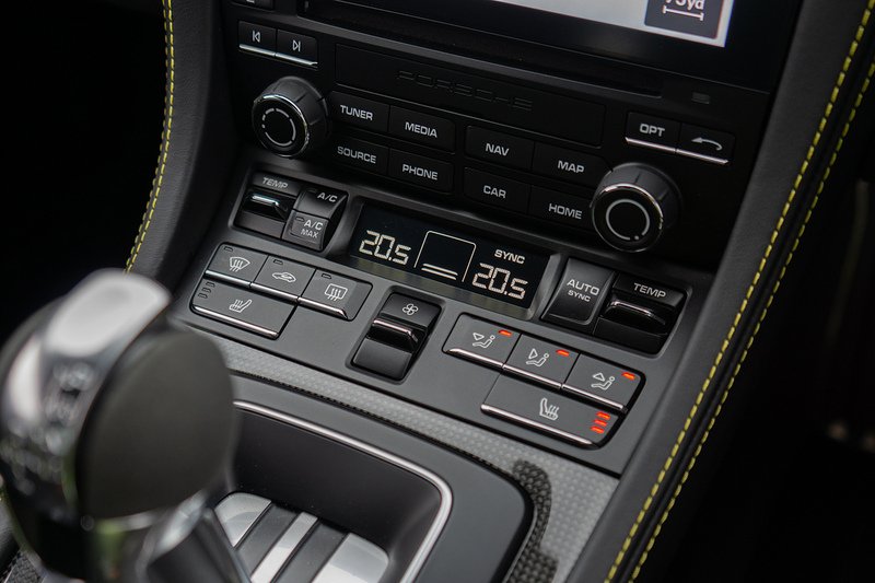 Porsche 718 Cayman GT4 - U1629