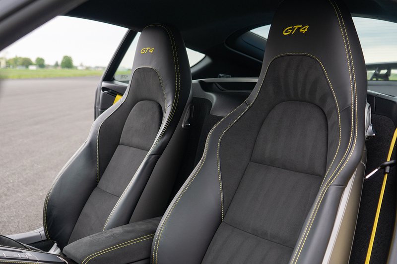 Porsche 718 Cayman GT4 - U1629