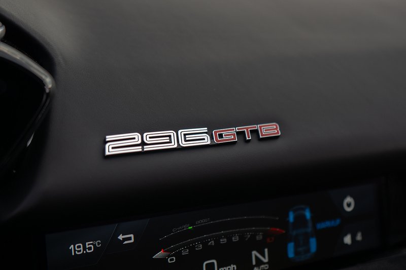 Ferrari 296 GTB T V6 - U1632
