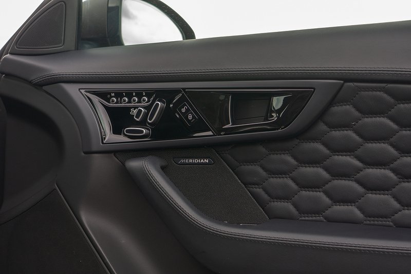 Jaguar F-Type V8 R - U1643
