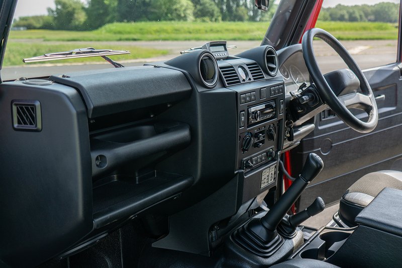 Land Rover Defender 90 TDCi XS - U1647
