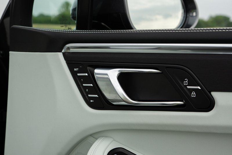Porsche Macan T V6 GTS - U1648