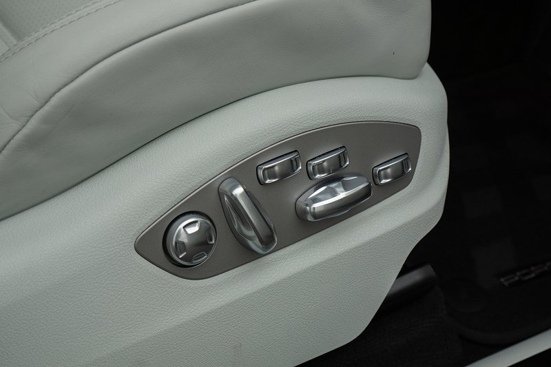 Porsche Macan T V6 GTS - U1648