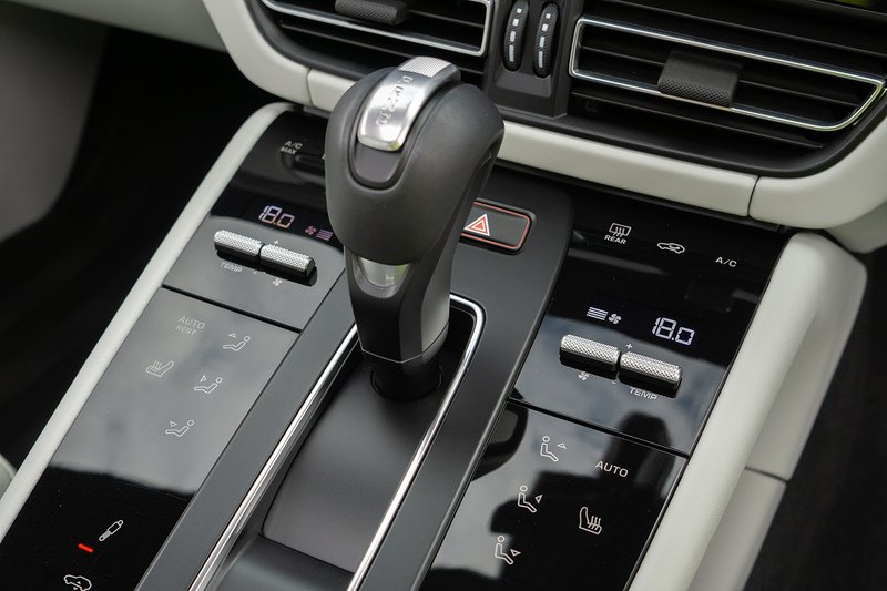 Porsche Macan T V6 GTS - U1648