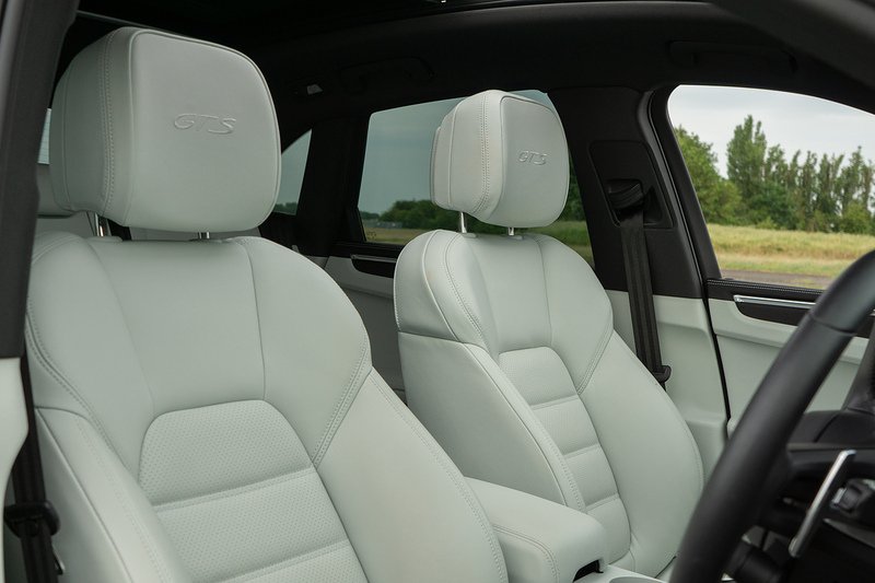 Porsche Macan T V6 GTS - U1648