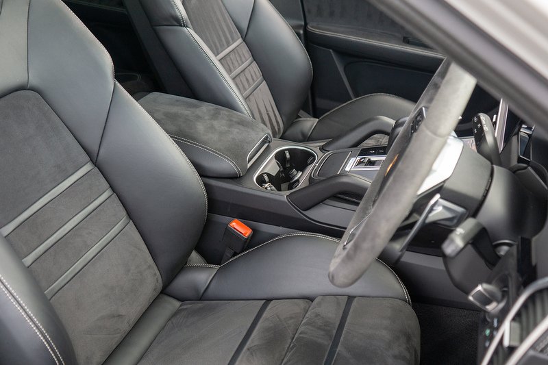 Porsche Cayenne T V8 GTS - U1664