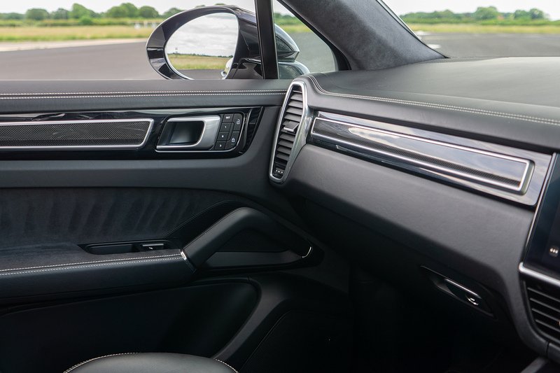 Porsche Cayenne T V8 GTS - U1664