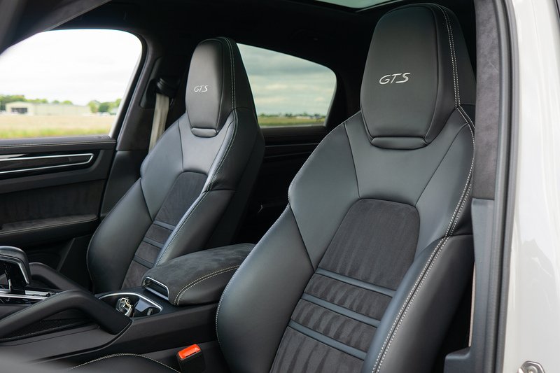 Porsche Cayenne T V8 GTS - U1664