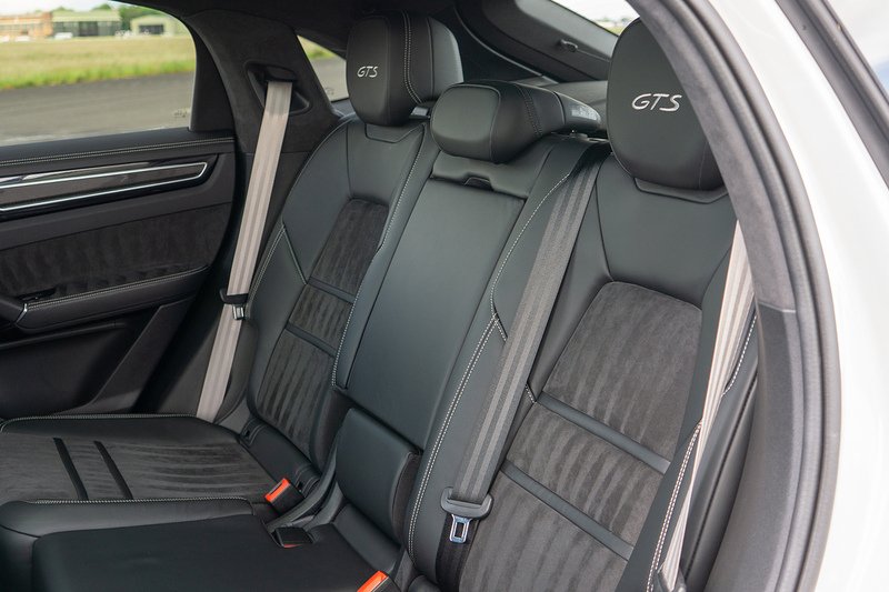 Porsche Cayenne T V8 GTS - U1664