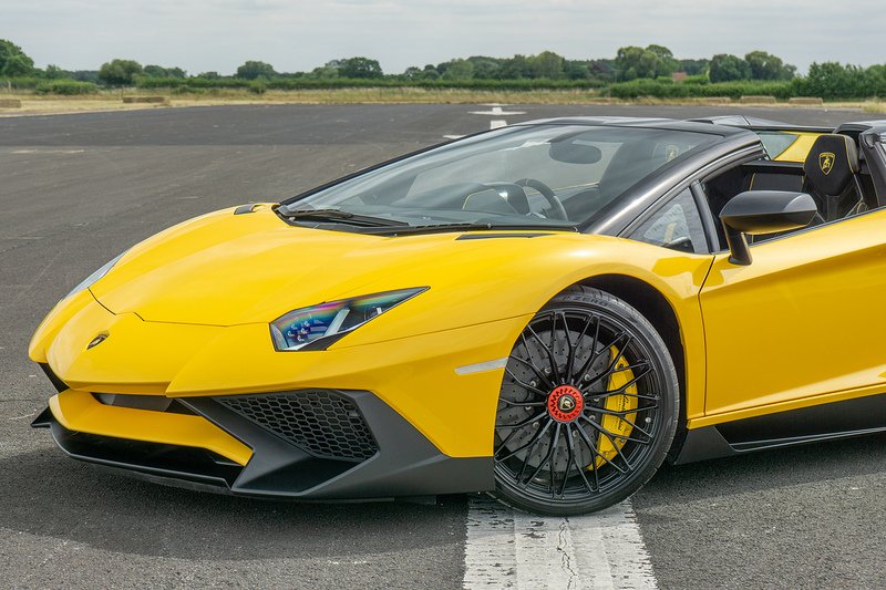 Lamborghini Aventador LP 750-4 SV Roadster - U1671