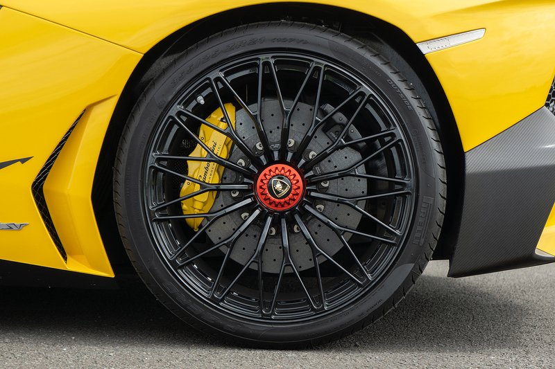 Lamborghini Aventador LP 750-4 SV Roadster - U1671