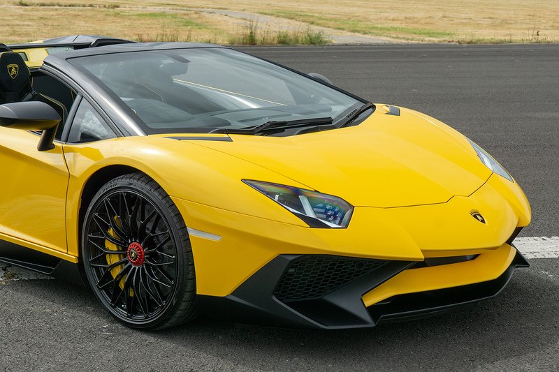 Lamborghini Aventador LP 750-4 SV Roadster - U1671