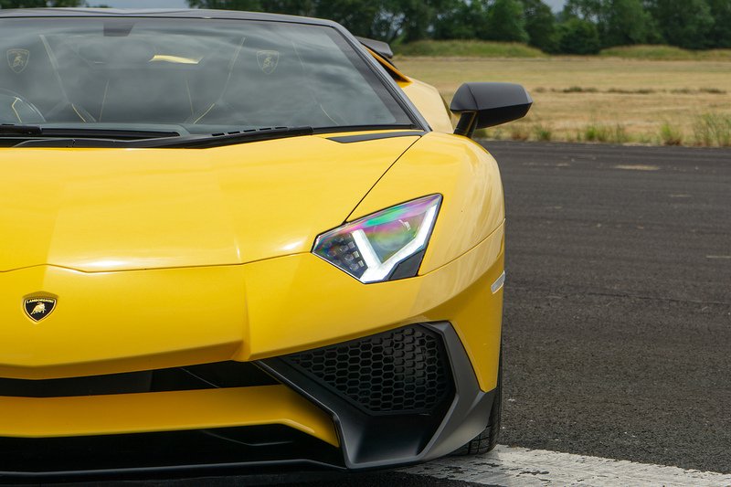 Lamborghini Aventador LP 750-4 SV Roadster - U1671