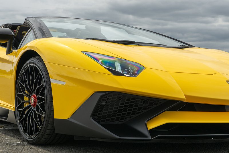 Lamborghini Aventador LP 750-4 SV Roadster - U1671