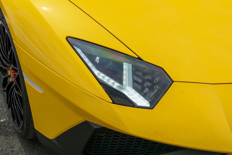 Lamborghini Aventador LP 750-4 SV Roadster - U1671