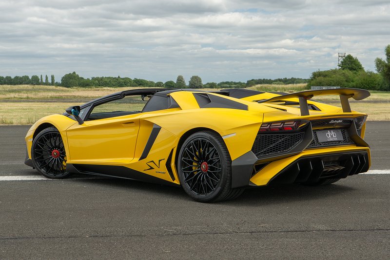 Lamborghini Aventador LP 750-4 SV Roadster - U1671
