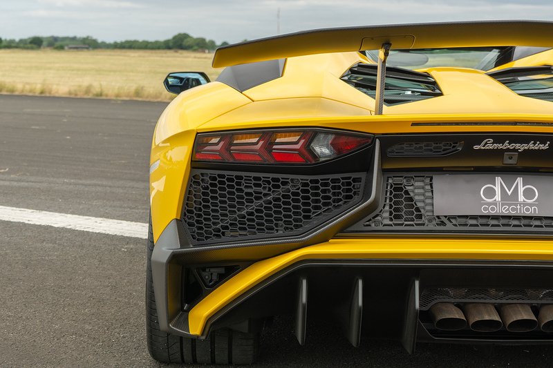 Lamborghini Aventador LP 750-4 SV Roadster - U1671