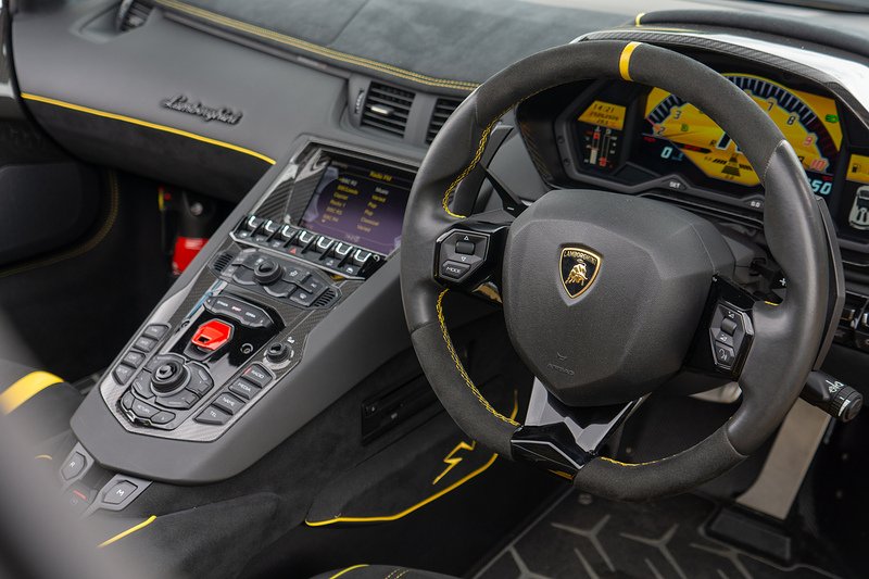 Lamborghini Aventador LP 750-4 SV Roadster - U1671