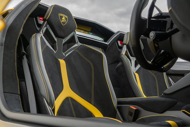 Lamborghini Aventador LP 750-4 SV Roadster - U1671