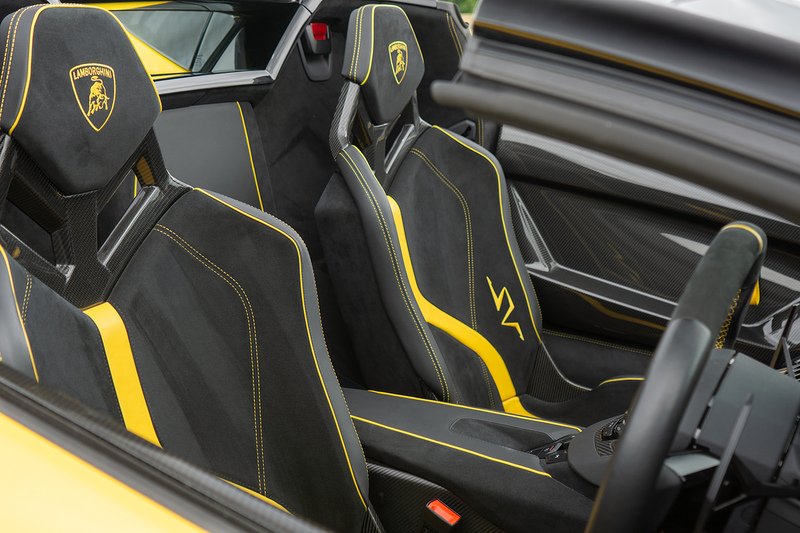 Lamborghini Aventador LP 750-4 SV Roadster - U1671