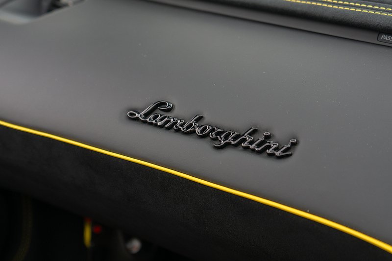Lamborghini Aventador LP 750-4 SV Roadster - U1671
