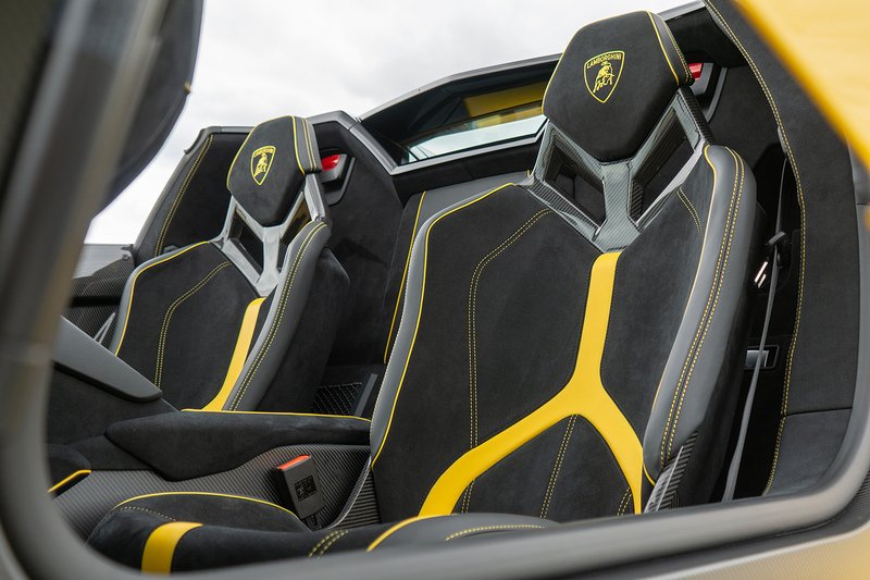 Lamborghini Aventador LP 750-4 SV Roadster - U1671