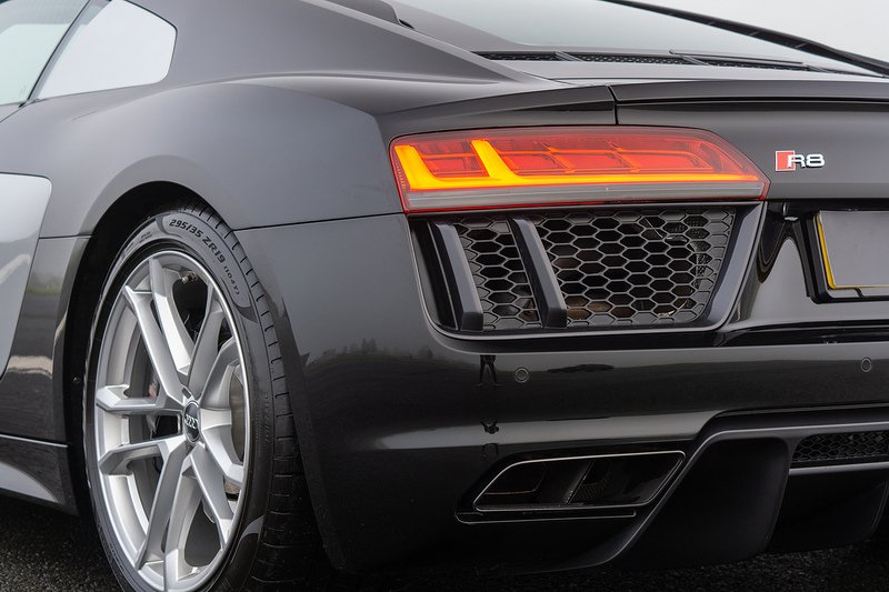 Audi R8 FSI V10 - U1677