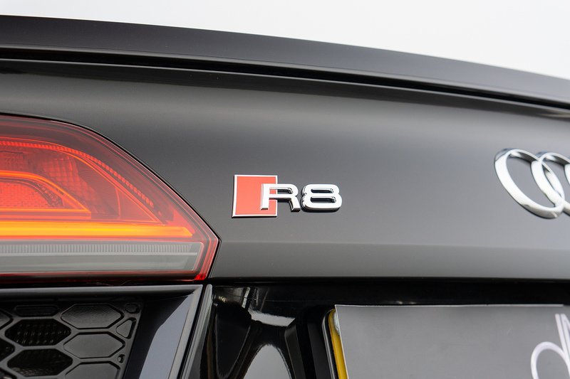 Audi R8 FSI V10 - U1677