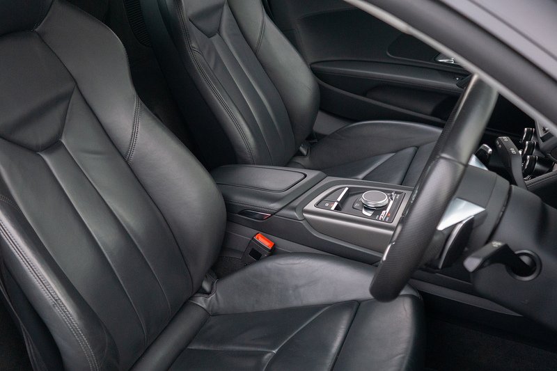 Audi R8 FSI V10 - U1677