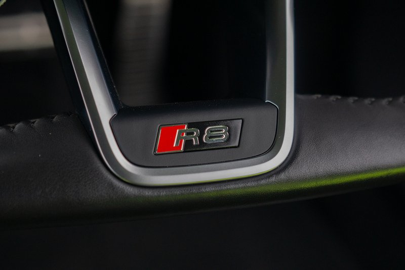 Audi R8 FSI V10 - U1677