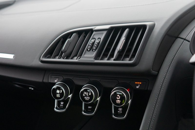 Audi R8 FSI V10 - U1677