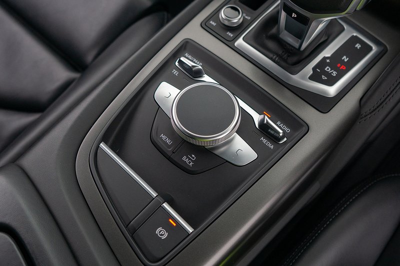 Audi R8 FSI V10 - U1677