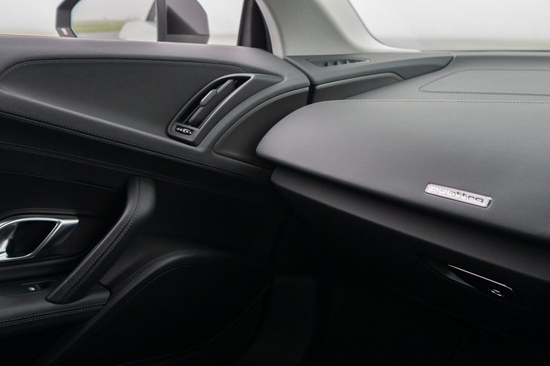 Audi R8 FSI V10 - U1677