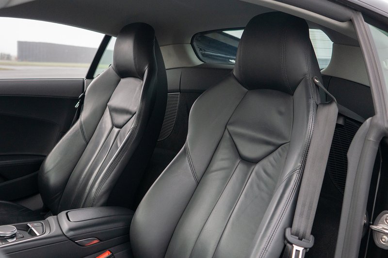 Audi R8 FSI V10 - U1677