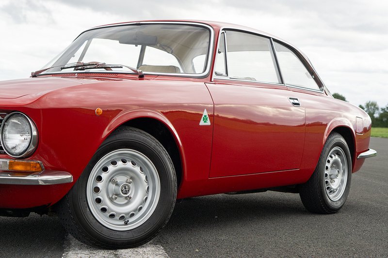 Alfa Romeo 2000 GTV  - U1678