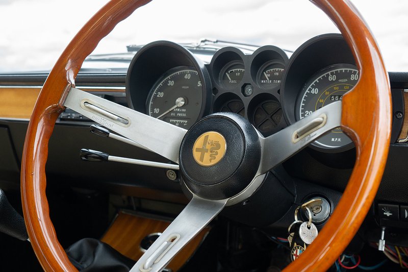Alfa Romeo 2000 GTV  - U1678