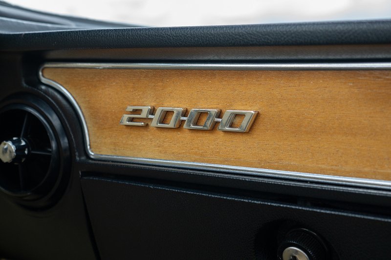 Alfa Romeo 2000 GTV  - U1678