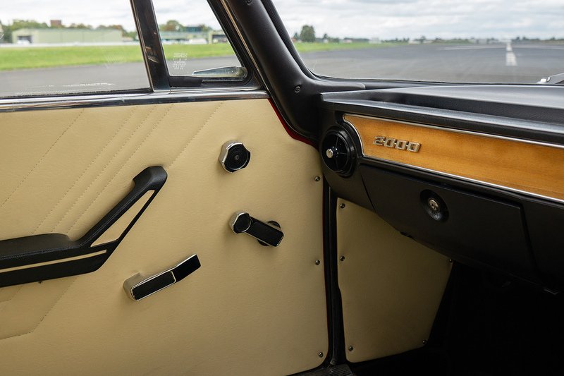 Alfa Romeo 2000 GTV  - U1678
