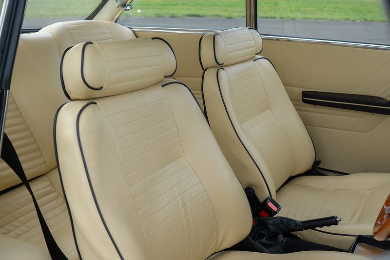 Alfa Romeo 2000 GTV  - U1678