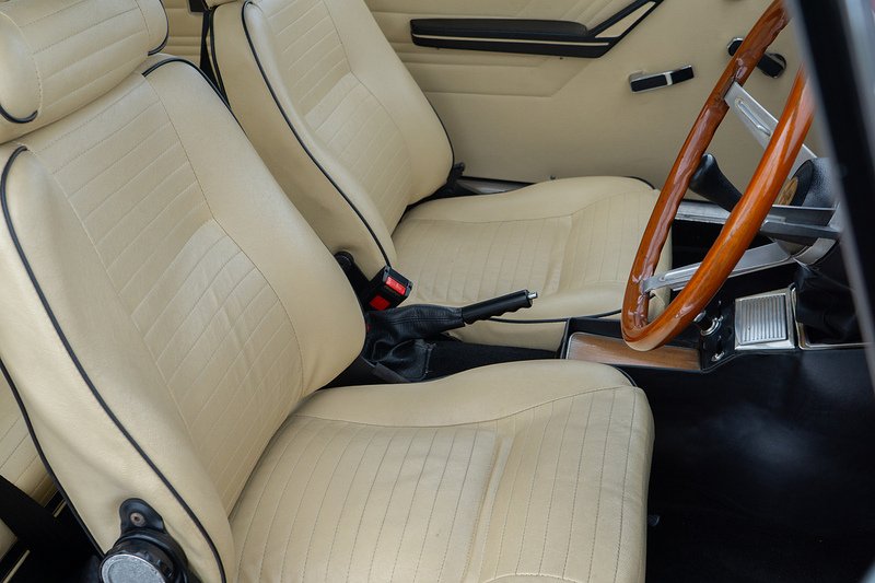 Alfa Romeo 2000 GTV  - U1678
