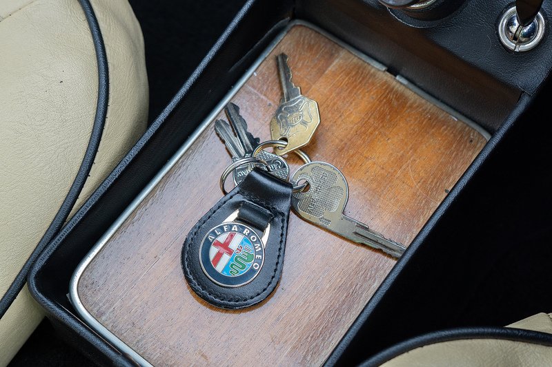 Alfa Romeo 2000 GTV  - U1678