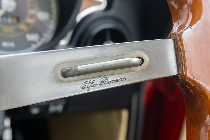 Alfa Romeo 2000 GTV  - U1678