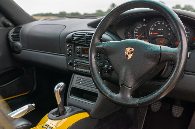 Porsche 911 996 GT3 - U1689