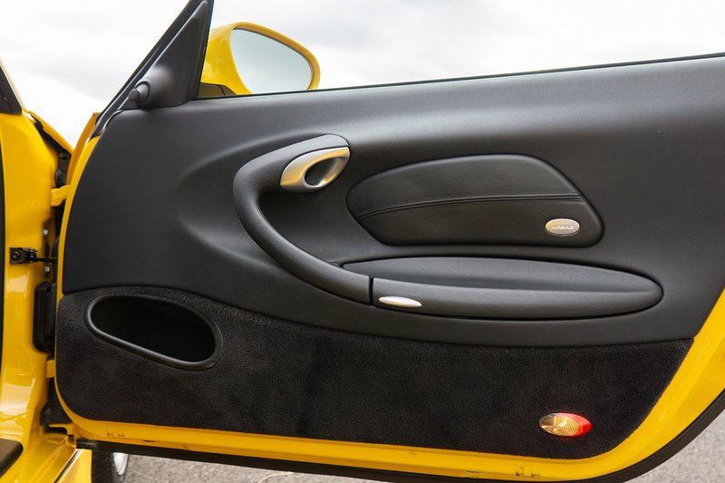 Porsche 911 996 GT3 - U1689