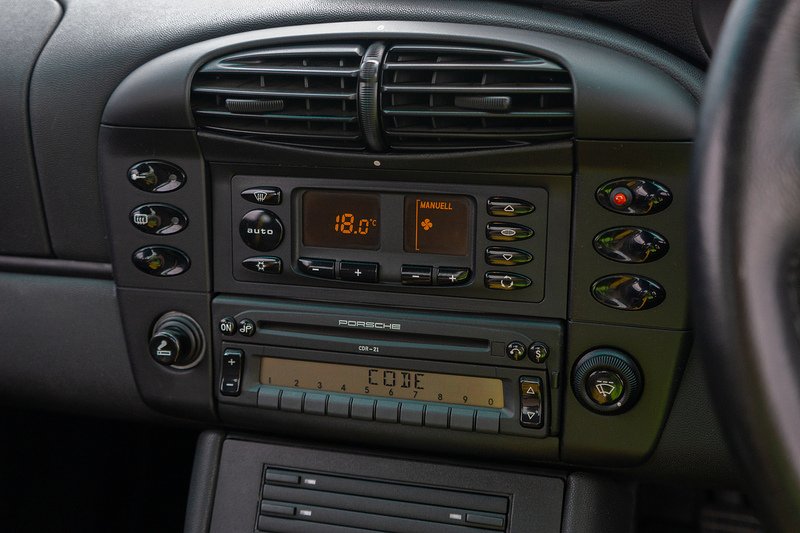 Porsche 911 996 GT3 - U1689