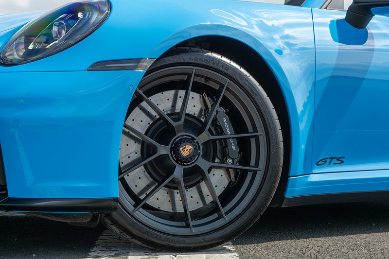 Porsche 911 T-Hybrid 992 Carrera GTS - U1692