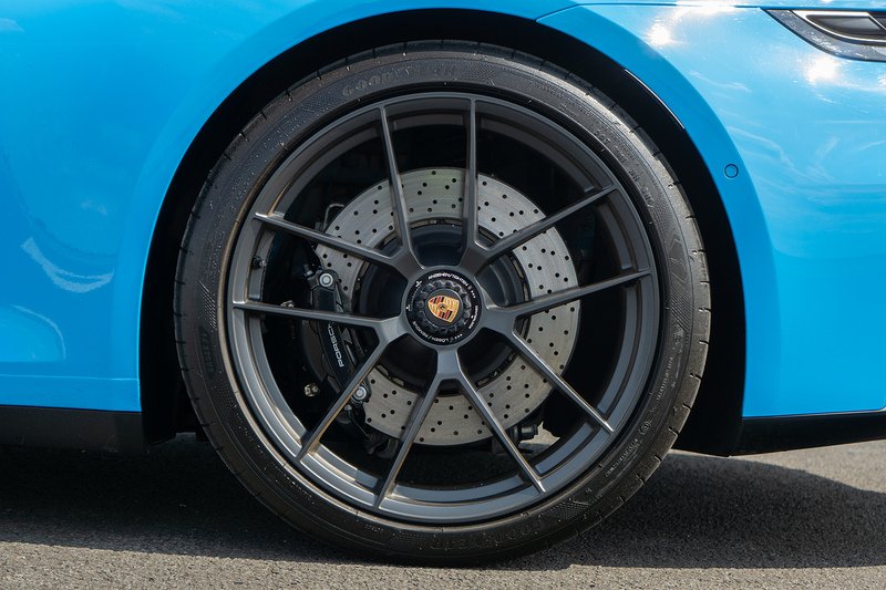 Porsche 911 T-Hybrid 992 Carrera GTS - U1692