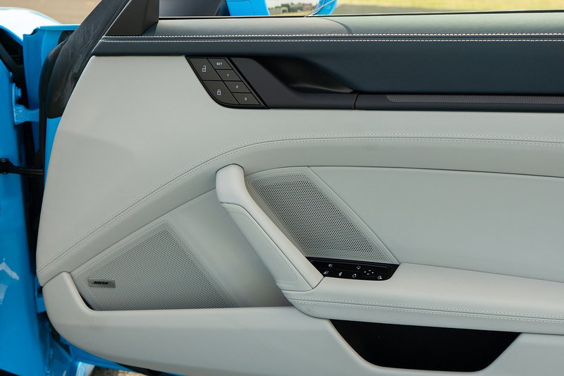 Porsche 911 T-Hybrid 992 Carrera GTS - U1692